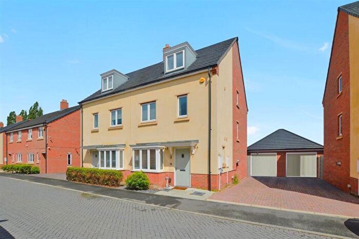 4 Bedroom Semi-Detached House For Sale In Boundary Drive, Wexham, Slough, SL2