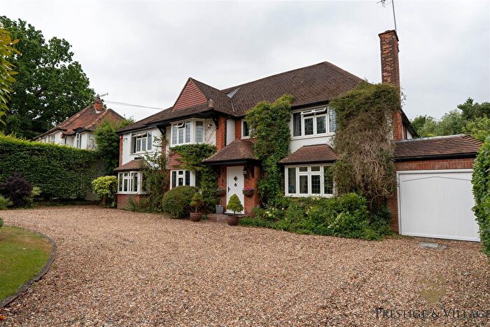5 Bedroom Property For Sale In Newlands Avenue, Radlett, WD7