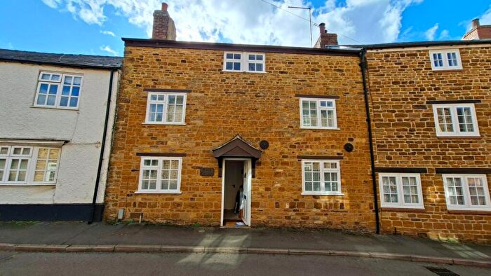 4 Bedroom Terraced House For Sale In Newlands, Brixworth, Northampton, NN6