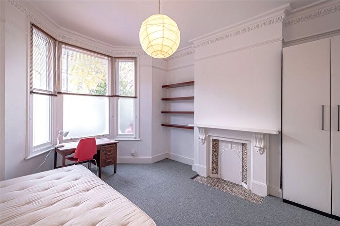 Studio To Rent In Mercers Road, Islington, London, N19