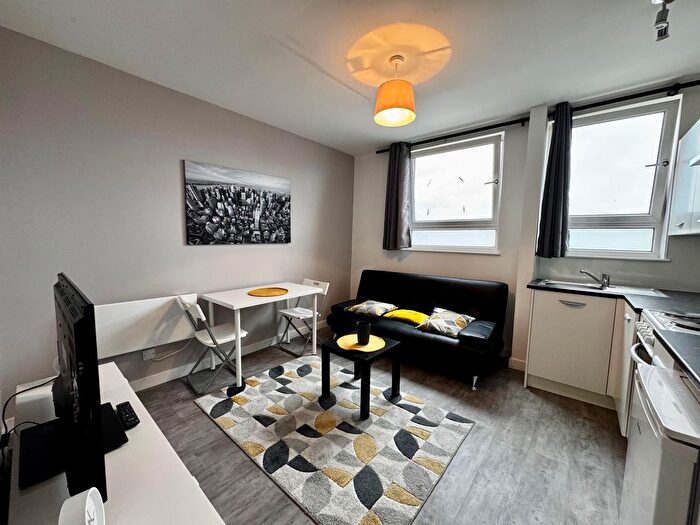 1 Bedroom Flat To Rent In Holland Street, Aberdeen, AB25