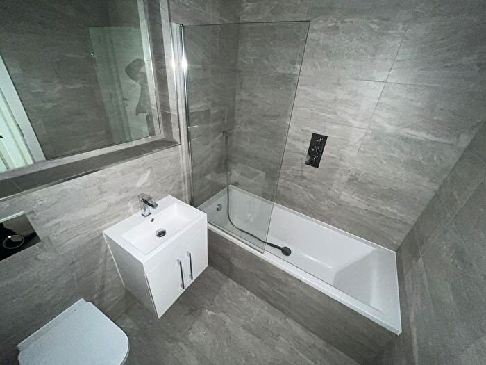 1 Bedroom Flat To Rent In Silbury Boulevard, Milton Keynes, MK9