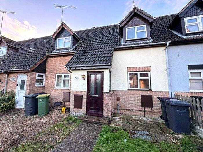 2 Bedroom Terraced House For Sale In Adams Glade, Rochford, Essex, SS4