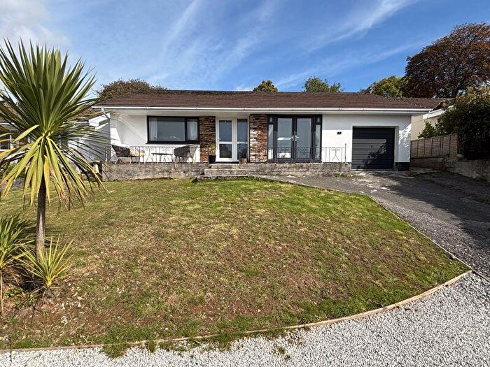 4 Bedroom Bungalow For Sale In Reeds Park, Lostwithiel, PL22