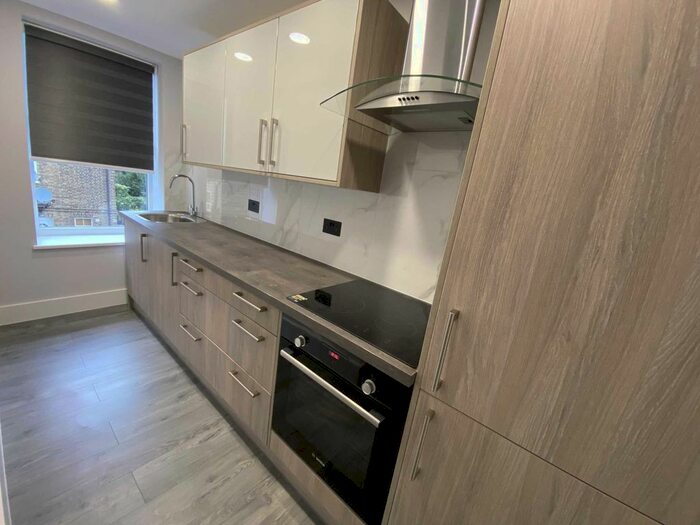 2 Bedroom Flat To Rent In Queens Road, Brentwood CM14