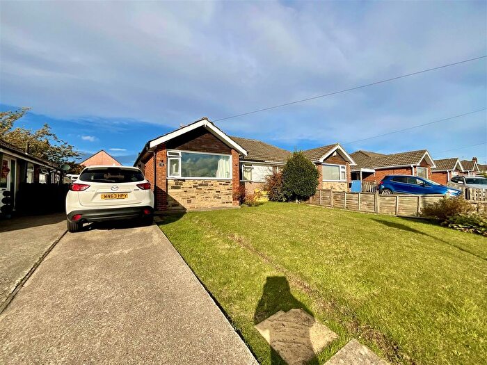 2 Bedroom Semi-Detached Bungalow For Sale In Beacon Road, Scarborough, YO12