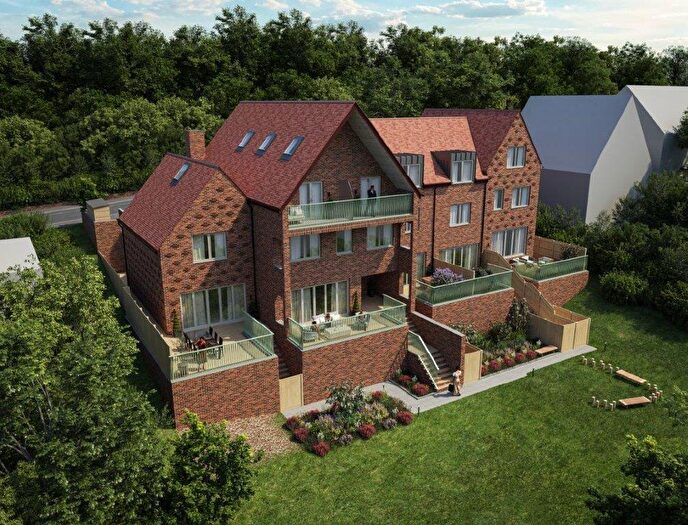 3 Bedroom End Of Terrace House For Sale In Bradmore Way, Coulsdon, CR5