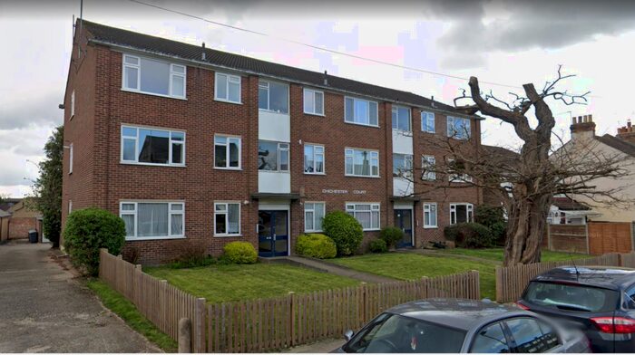 2 Bedroom Flat To Rent In Chichester Court, Barnet, EN4