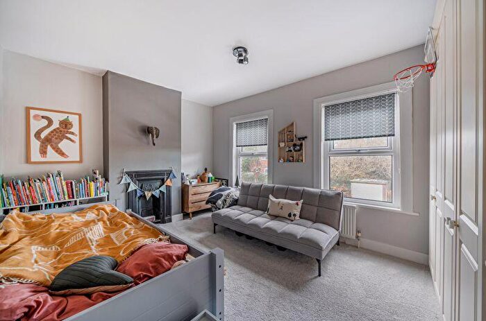 3 Bedroom End Of Terrace House For Sale In Park Road, Caterham On The Hill, CR3