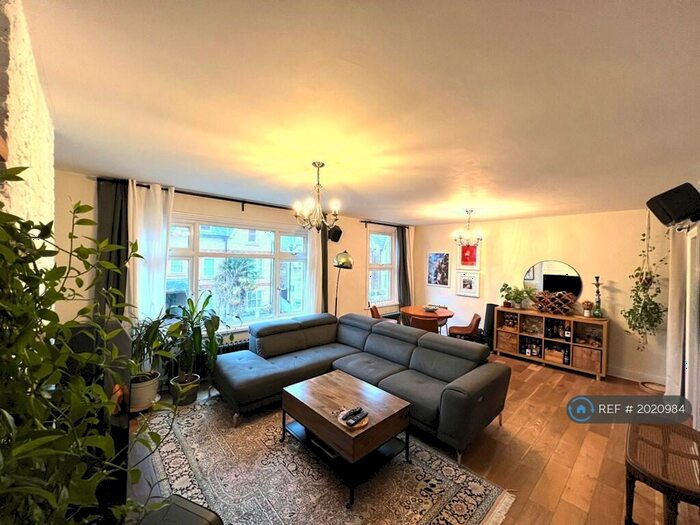 3 Bedroom Maisonette To Rent In Oliver Avenue, London, SE25