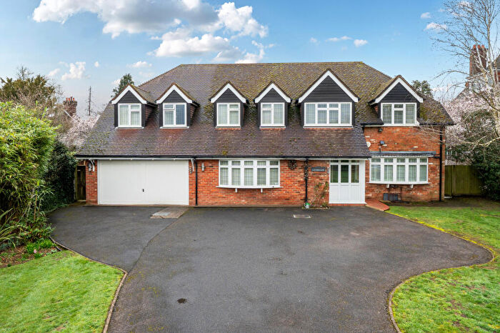 5 Bedroom Detached House For Sale In Bulstrode Way, Gerrards Cross, SL9