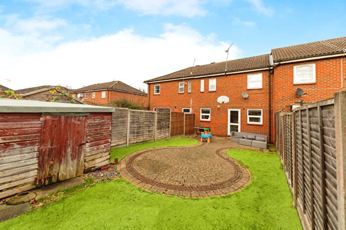 2 Bedroom Terraced House For Sale In Broadwater Crescent, Welwyn Garden City, AL7