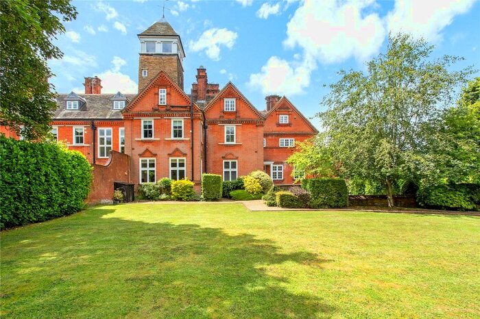2 Bedroom Flat For Sale In Ranmore Common, Dorking, Surrey, RH5