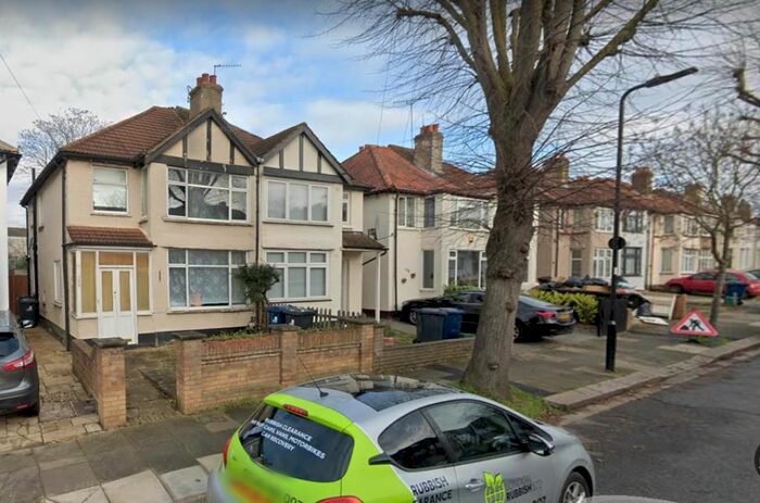 3 Bedroom Semi-Detached House To Rent In London, Null, W7