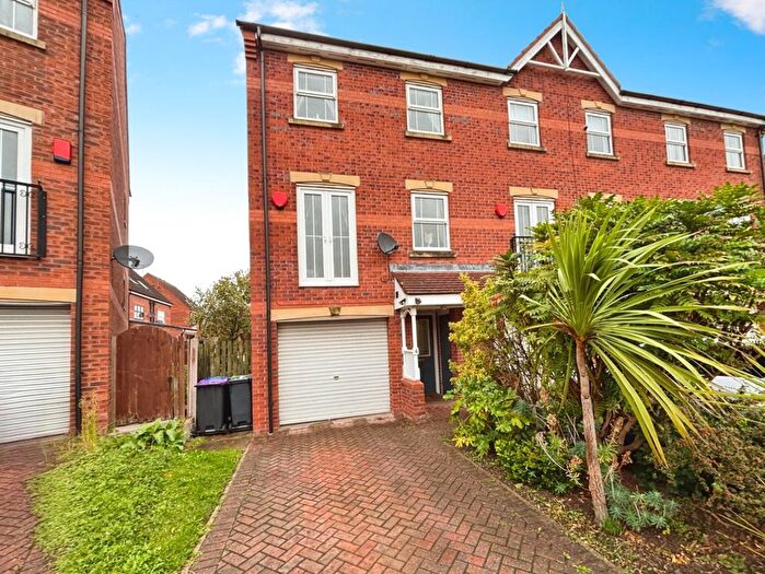 3 Bedroom Town House For Sale In The Alders, Gainsborough, DN21