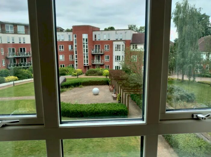 1 Bedroom Flat To Rent In High Road, London, E18