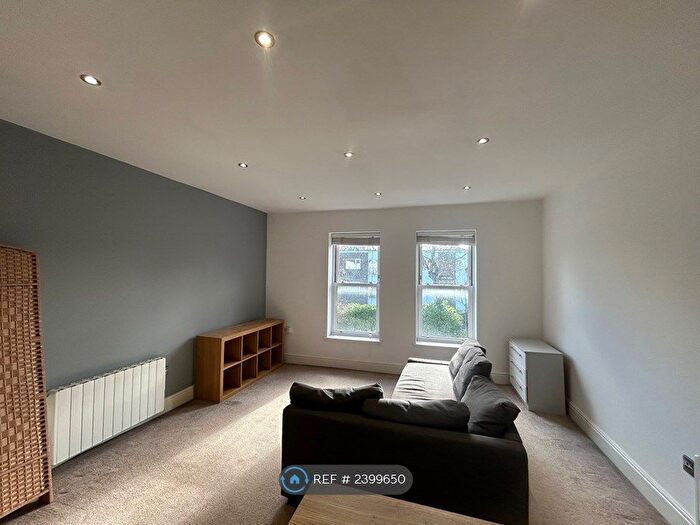 Studio To Rent In Heaton Moor Road, Stockport, SK4