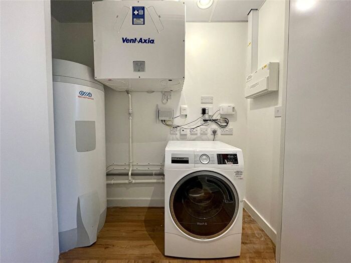 3 Bedroom Flat For Sale In Mount Yard, Meadowside, Old Mount Street, Manchester, M4