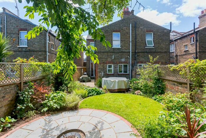 1 Bedroom Flat To Rent In Kilburn Lane, London, W10