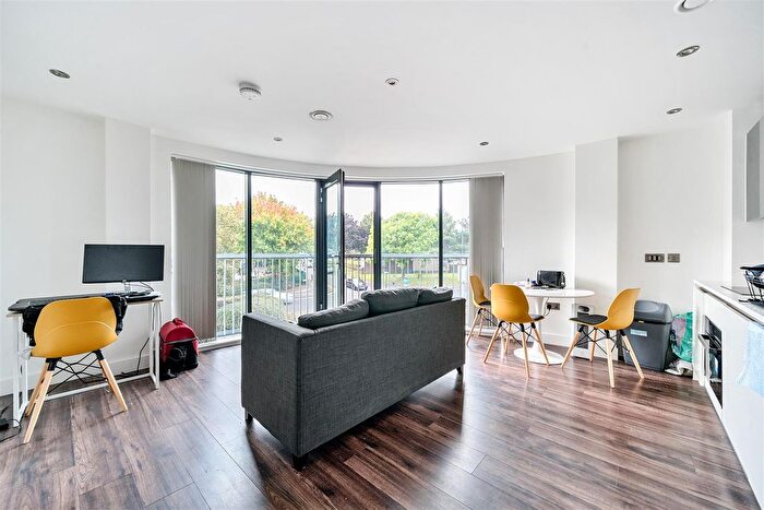 2 Bedroom Flat To Rent In The Quadrant, Sand Pits, Birmingham, B1