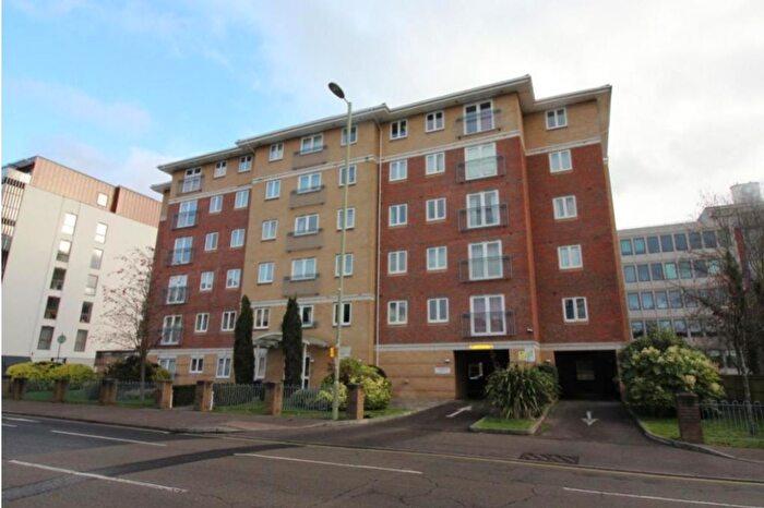 2 Bedroom Flat To Rent In Chapter House, Farnborough Road, Farnborough, Hants, GU14
