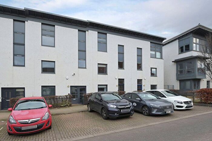 3 Bedroom Town House For Sale In Tudsbery Avenue, Niddrie, Edinburgh, EH16