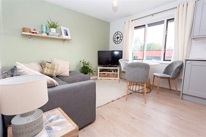 2 Bedroom Flat For Sale In Albion Street, Southwark, London, SE16