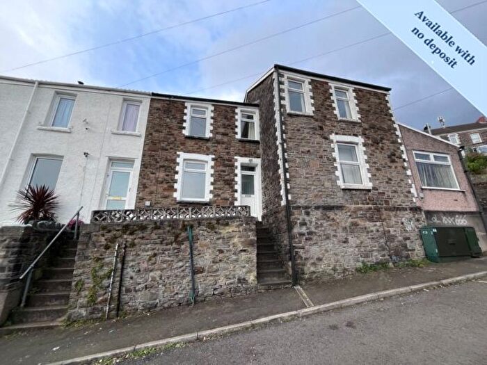 3 Bedroom Terraced House To Rent In Evans Terrace, Mount Pleasant, Swansea. Yh., SA1