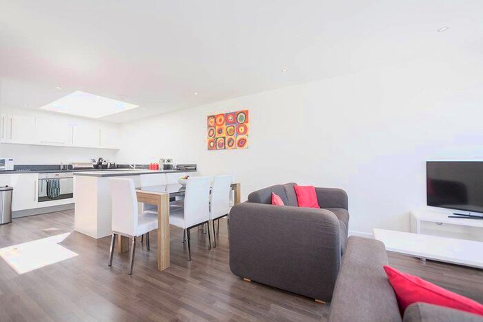 2 Bedroom Flat To Rent In St. Georges Road, Newquay, TR7