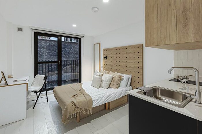 Apartment To Rent In Node Limehouse, Commercial Road, E14