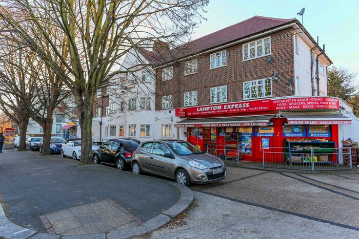 2 Bedroom Flat To Rent In Lampton Avenue, Hounslow, TW3
