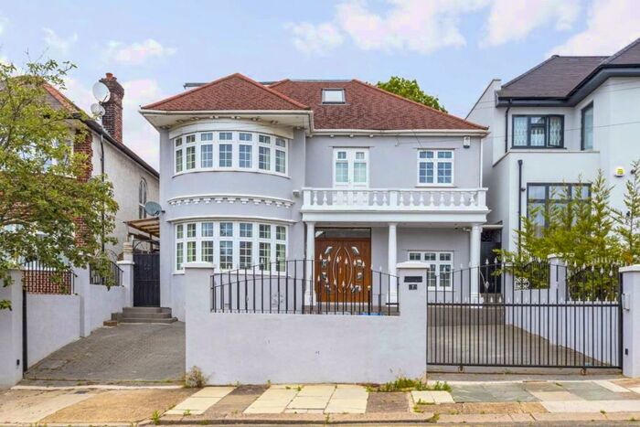 5 Bedroom House To Rent In Alexander Avenue, Kensal Rise, NW10