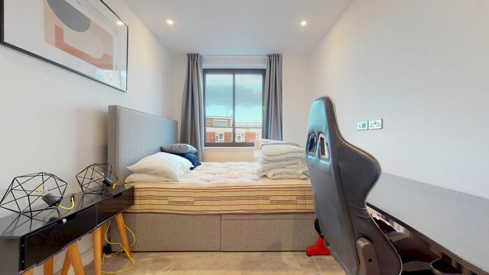 3 Bedroom Flat To Rent In Cremer Street, London, E2