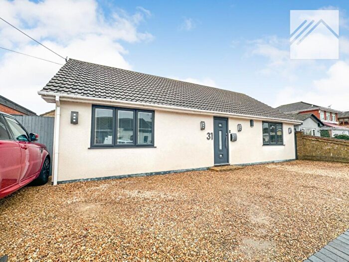 5 Bedroom Bungalow For Sale In Newlands Road, Canvey Island, SS8