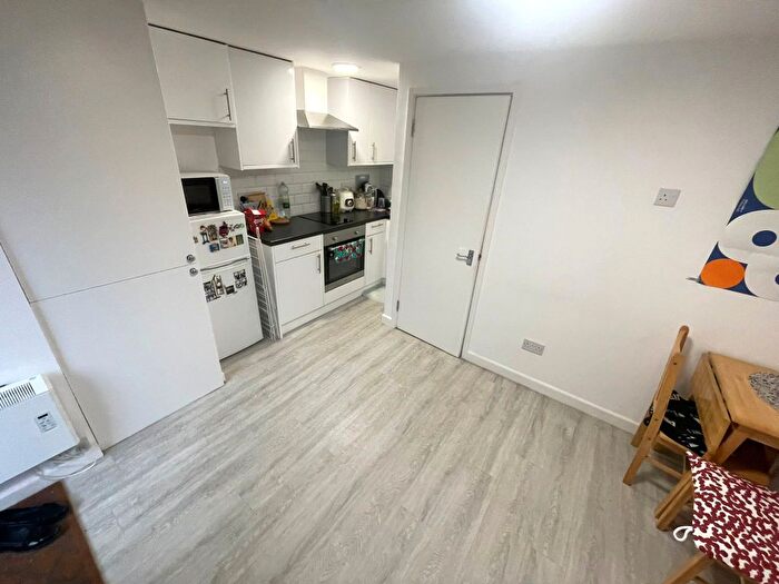 1 Bedroom Flat To Rent In Haydons Road, Wimbledon, London, SW19