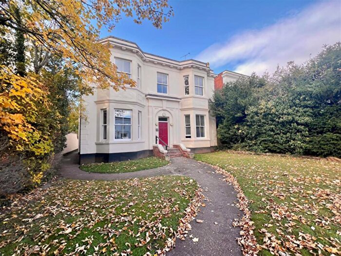 1 Bedroom Apartment For Sale In Leam Terrace, Leamington Spa, CV31