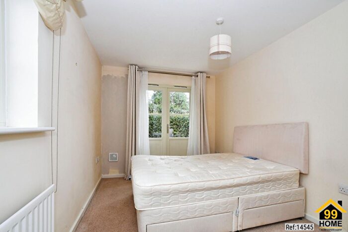 1 Bedroom Flat For Sale In Hardie Close, Tetbury, GL8