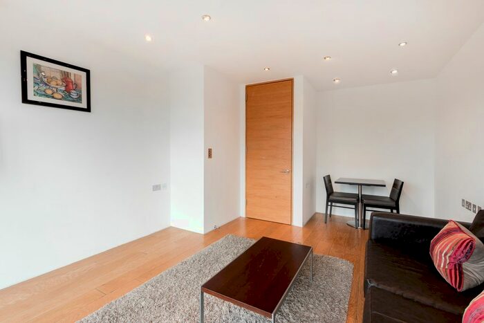 1 Bedroom Flat To Rent In Tower Bridge Road, London, SE1