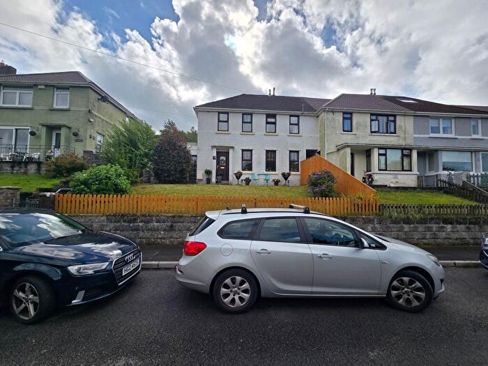 4 Bedroom Semi-Detached House For Sale In Heol Pandy, Llangeinor, CF32