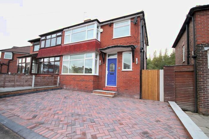 3 Bedroom Semi-Detached House To Rent In Runnymeade, Salford, Manchester, M6