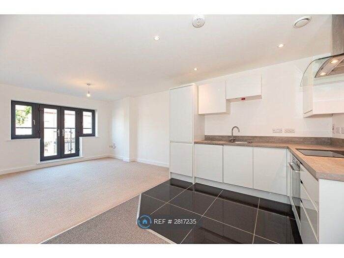 2 Bedroom Flat To Rent In London Road, Mitcham, CR4