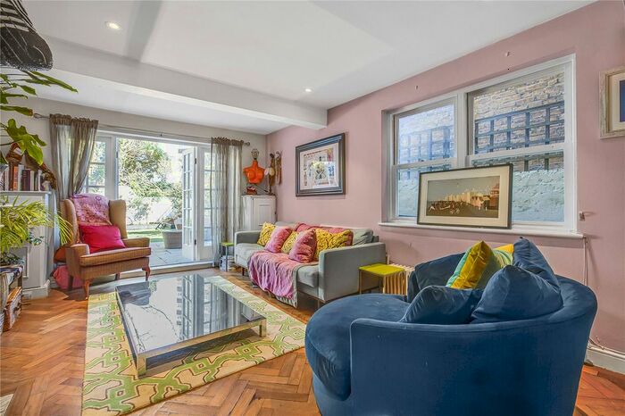 3 Bedroom Flat To Rent In Wandsworth Bridge Road, London, SW6