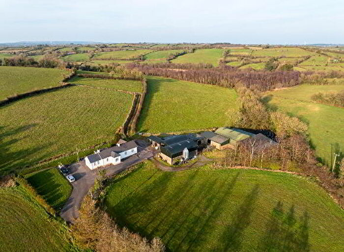3 Bedroom Detached Bungalow FarmHouse For Sale In Dorneybridge Road, Ballinamallard, BT94