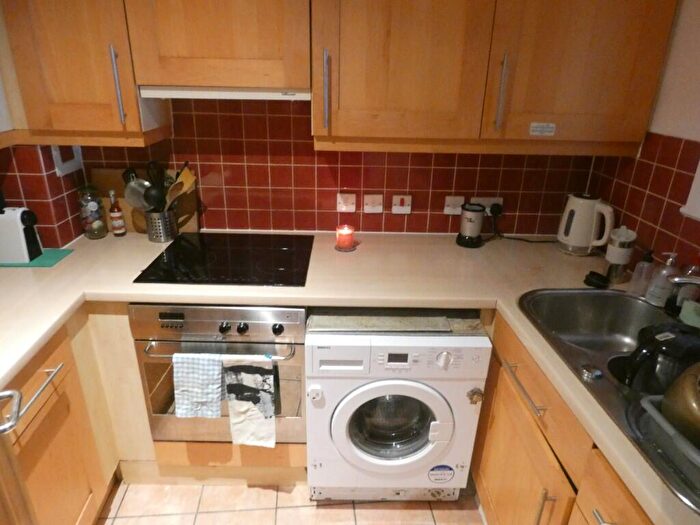 2 Bedroom Apartment To Rent In Pierhead Lock, Manchester Road, London, E14