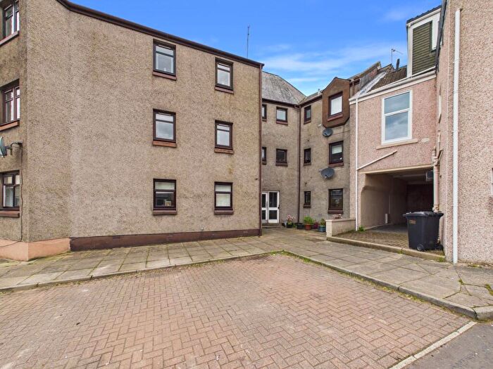 1 Bedroom Flat For Sale In Wellhead Court, Lanark, ML11