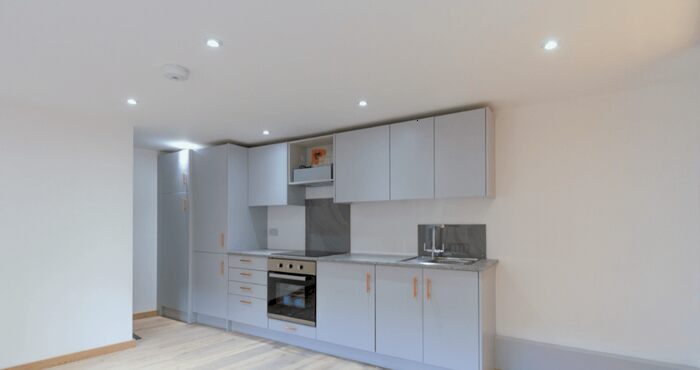 1 Bedroom Flat To Rent In Croydon, CR5