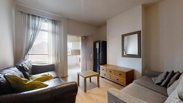 3 Bedroom House To Rent In Edmund Road, Sheffield, S2