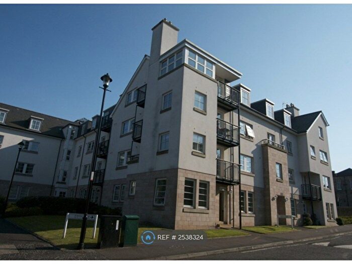 3 Bedroom Flat To Rent In Grierson House, Edinburgh, EH16