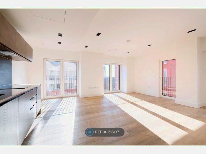 2 Bedroom Flat To Rent In Keybridge Tower, London, SW8
