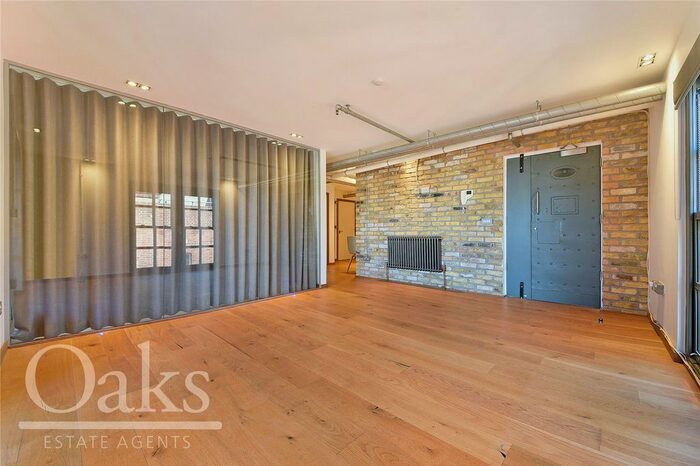 2 Bedroom Flat To Rent In Beardell Street, London, SE19